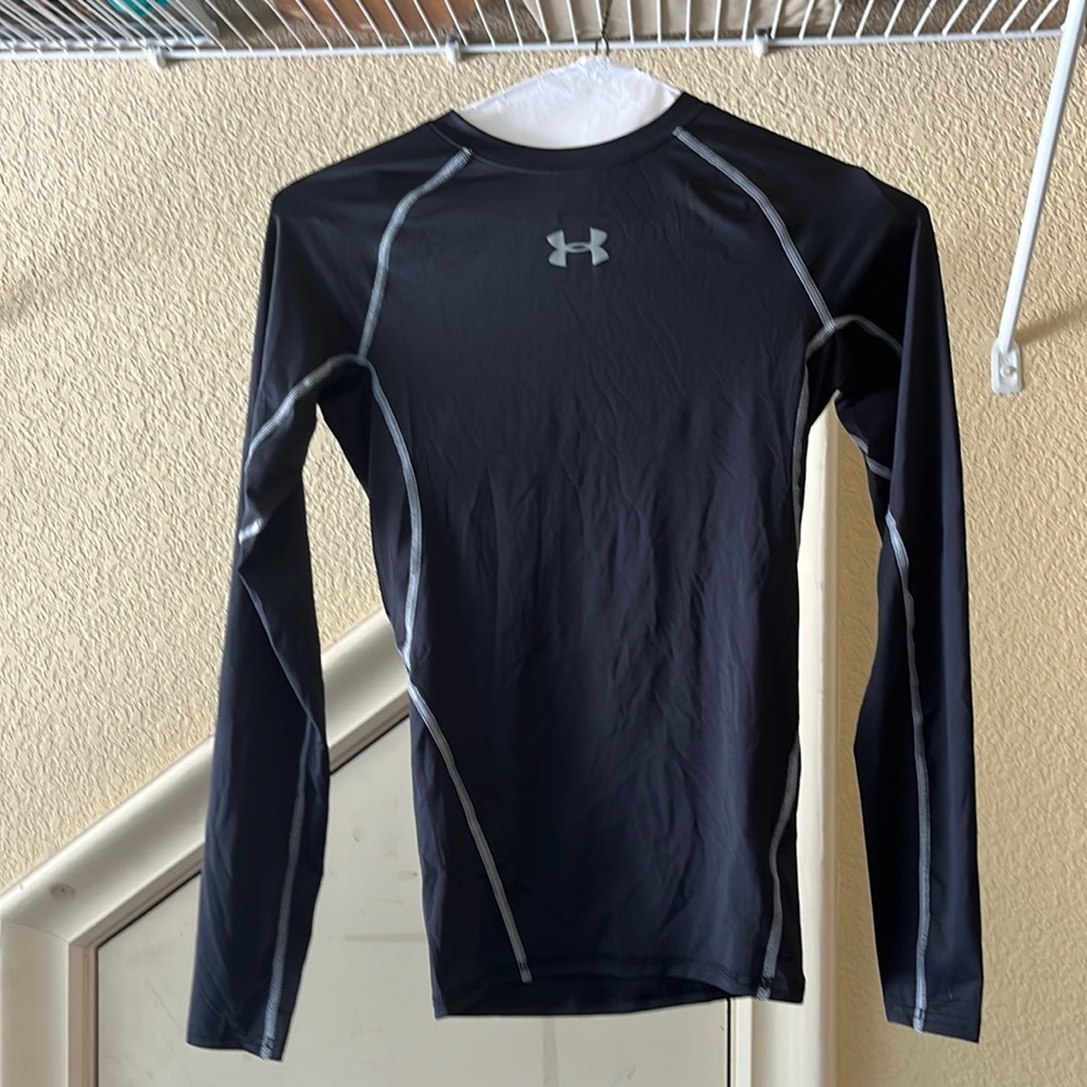 Under Armour Compression Long Sleeve Undershirt- Size Small- NEW